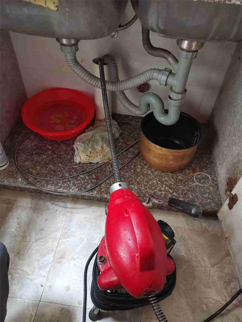 泰安马桶水箱漏水怎么修-维修马桶漏水注意6个问题